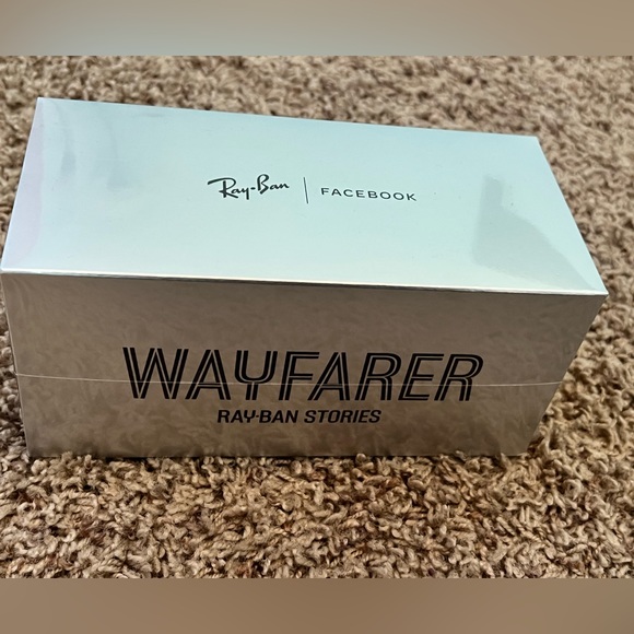 Ray-Ban Stories Wayfarer video camera sunglasses - Picture 2 of 5